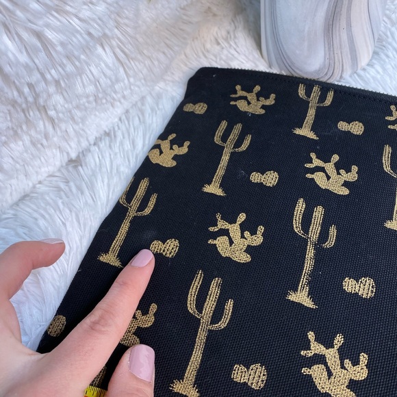 Aloha Black Large Canvas Cactus Cosmetic Makeup Bag - Picture 8 of 10